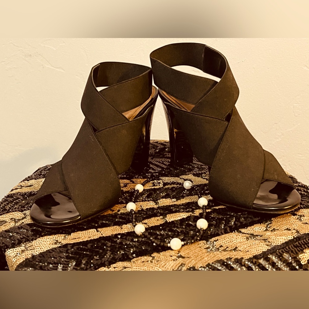 Donald pliner black heels